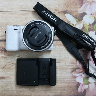 Mua Máy ảnh Sony Nex 5R kèm ống kính 16-50 mầu trắng