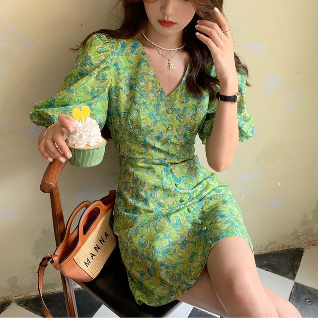 Đầm Tay Phồng Cổ Chữ v In Họa Tiết Hoa Thời Trang Mùa Hè Phong Cách Mới Cho Nữ