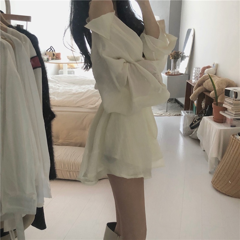 Set áo sơ mi trắng voan hở vai với quần short ngắn mùa hè Inin Shop