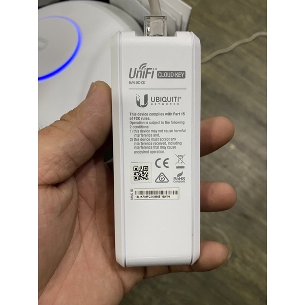 Thiết bị controler unifi cloudkey