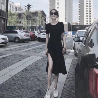 Chân váy xẻ tà