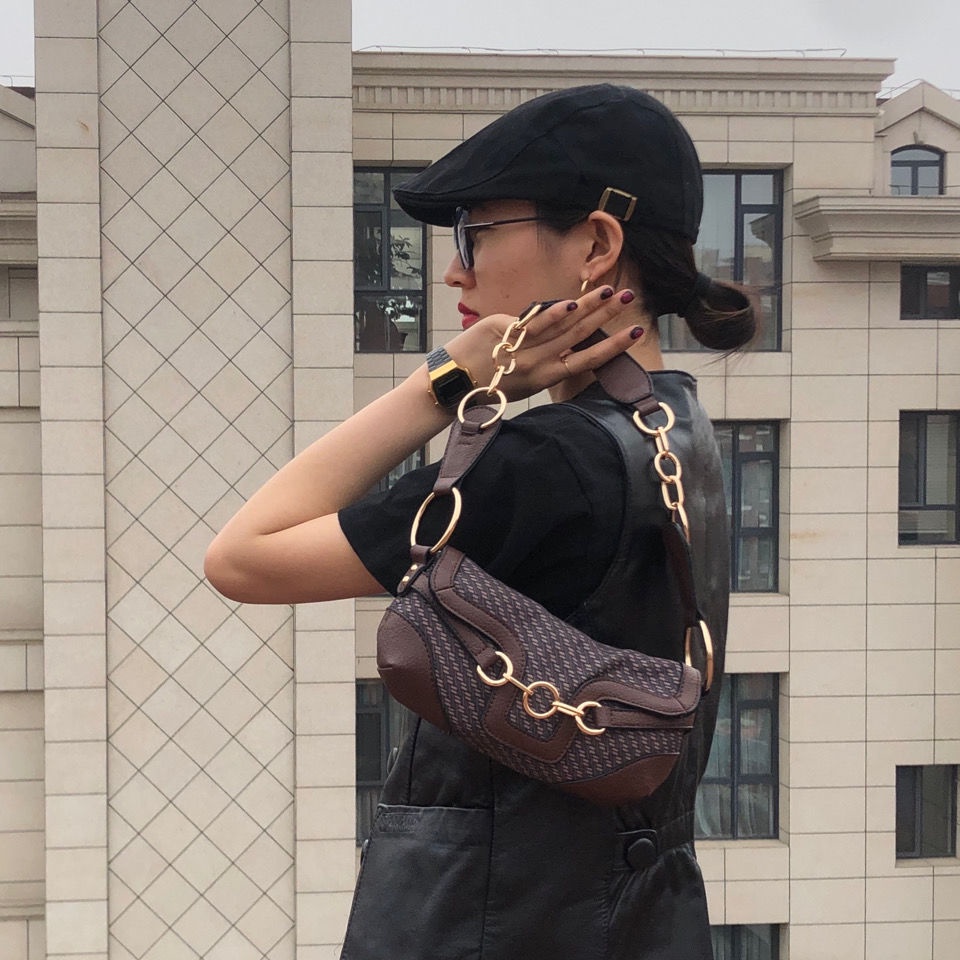 Túi Xách Kẹp Nách Phối Khóa Kim Loại Phong Cách Retro Anh Quốc