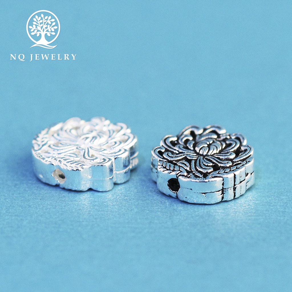 Charm bạc hoa cúc xỏ ngang - NQ Jewelry