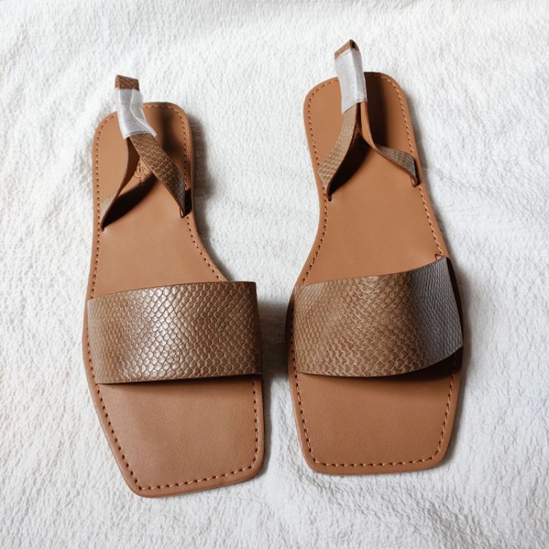 Dép sandal đế bệt Colee quai ngang basic