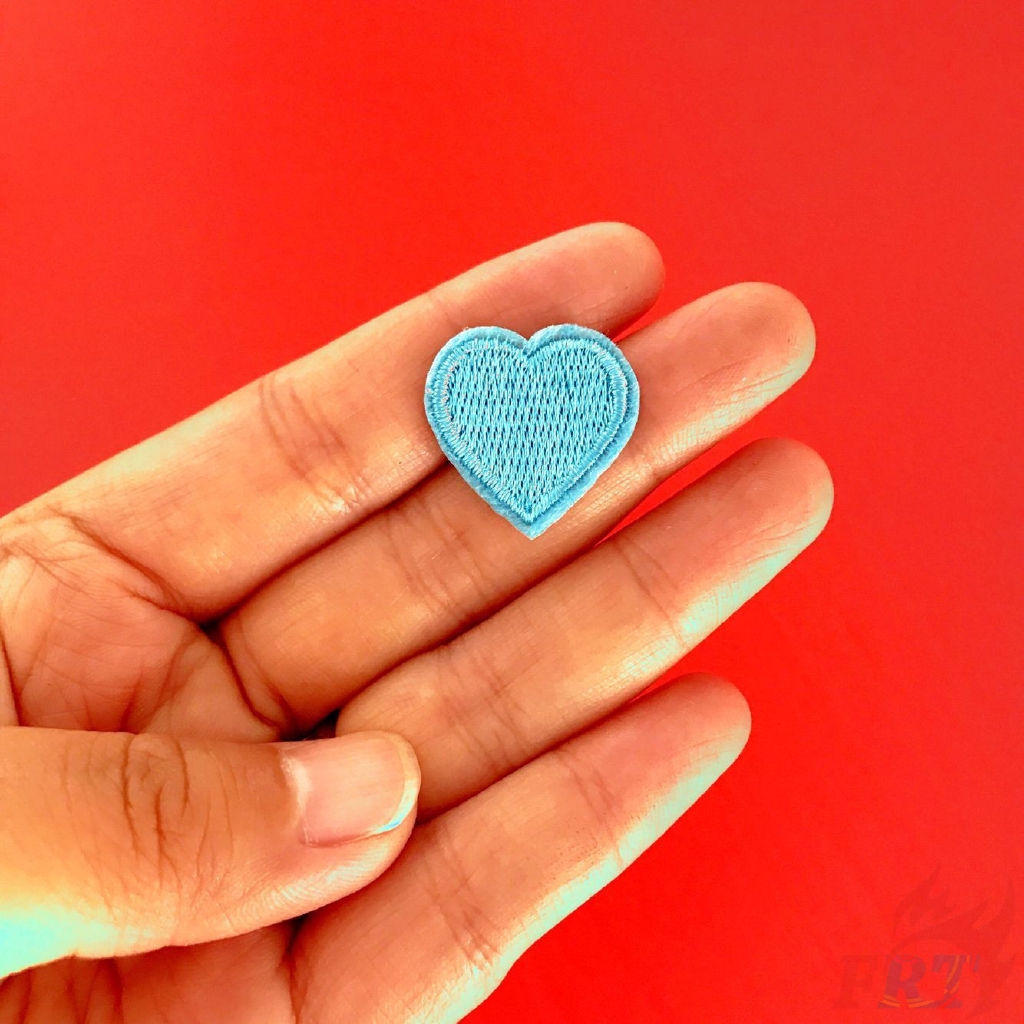 Sticker ủi thêu hình trái tim xinh xắn trang trí quần áo