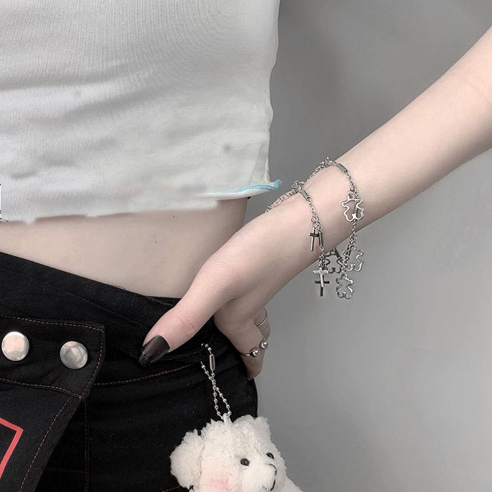 Vòng đeo tay kim loại mặt in họa tiết gấu xinh xắn cho nữ