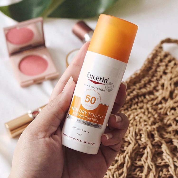 Kem chống nắng Eucerin Acne Oil Control Dry Touch Sun Gel - Cream SPF50+ 50ml (Mẫu mới)