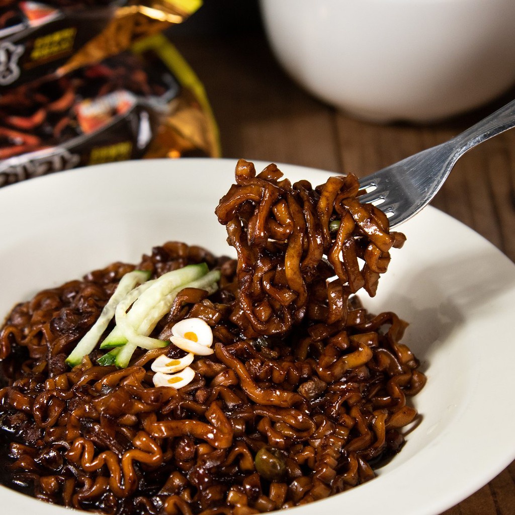 Mì trộn xốt tương đen Jin Jjajang Ramen Ottogi gói 135g