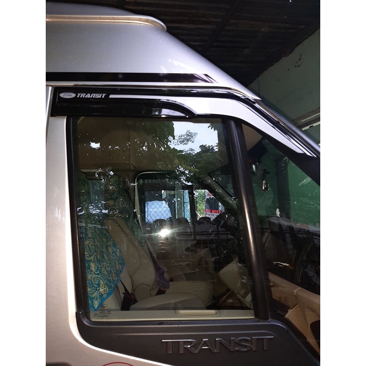 BỘ VÈ CHE MƯA VÂN GỒ HAI MÀU XE FORD TRANSIT 2014 đến 2023