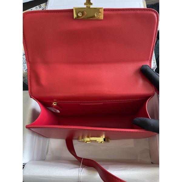 Túi đeo chéo khóa CD