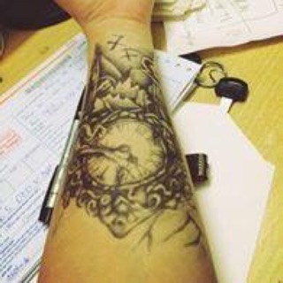 Xăm dán đồng hồ chất như nước cất