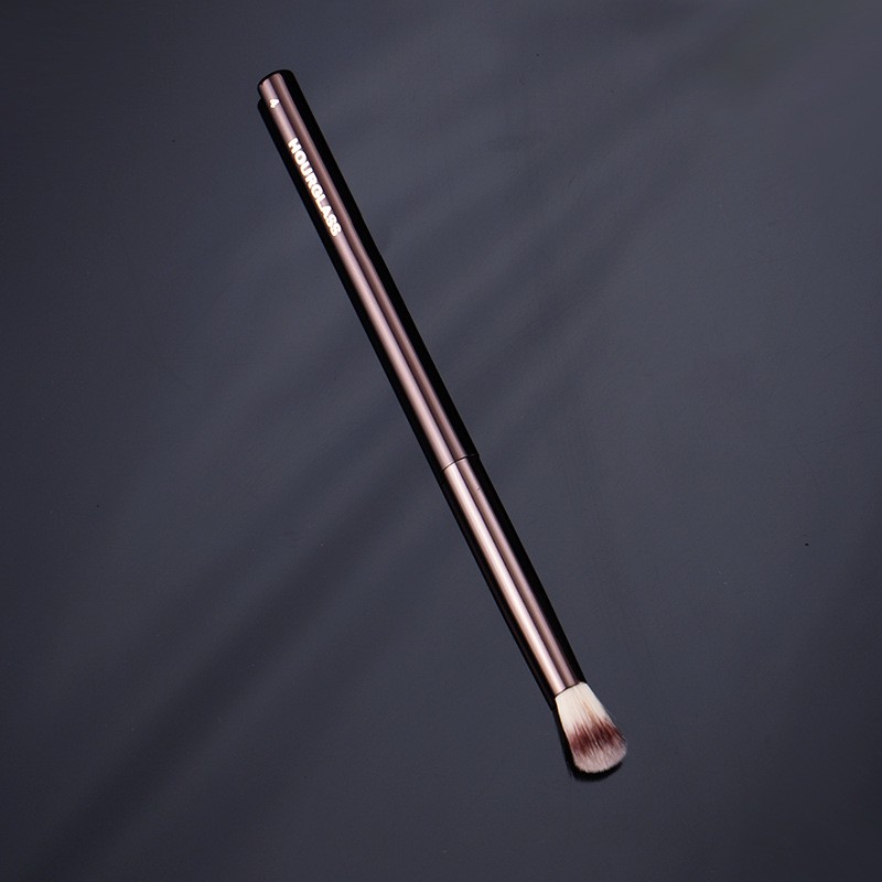 Cọ Blend Mắt Hourglass No 4