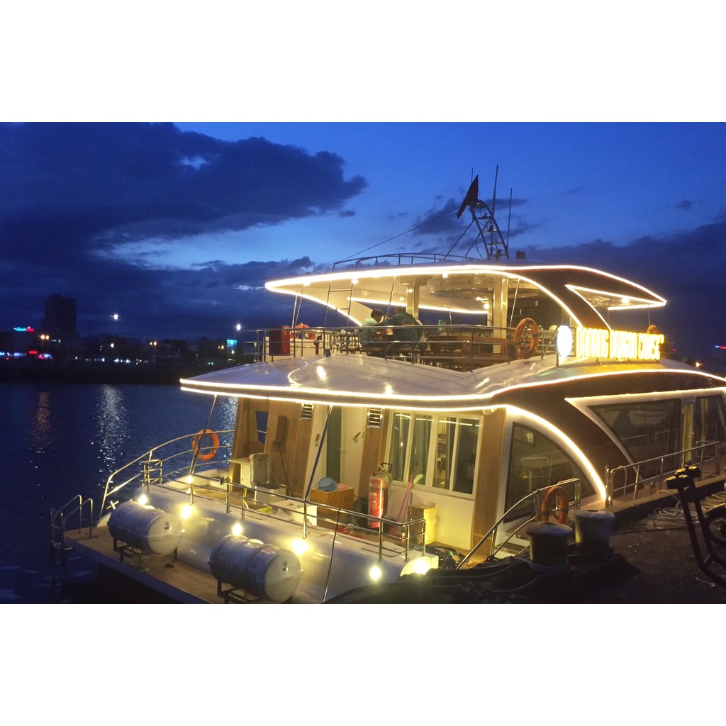 Đà Nẵng  Vé du thuyền Danang Dragon ngắm cảnh sông Hàn về đêm, xem cầu Rồng phun lửa