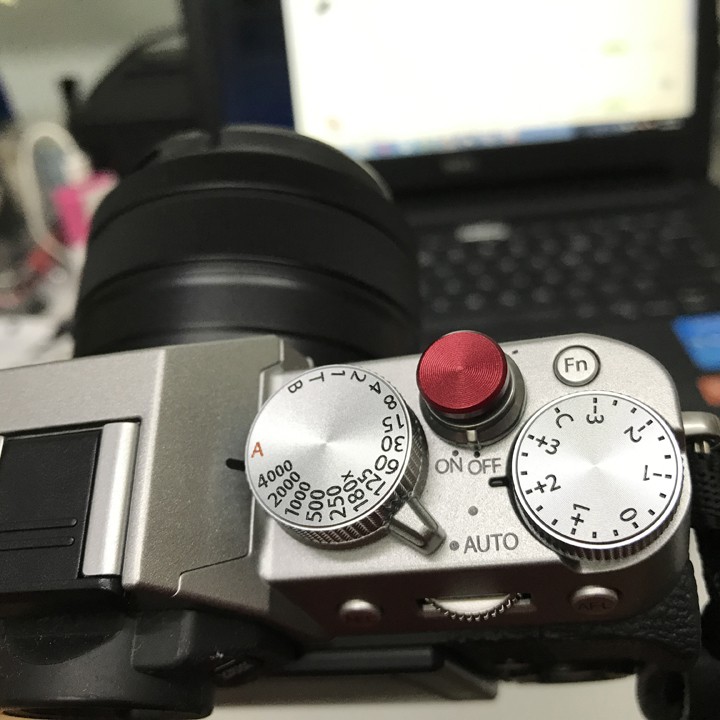 Nút bấm Fujifilm mẫu bằng (chọn màu) - Hàng nhập khẩu