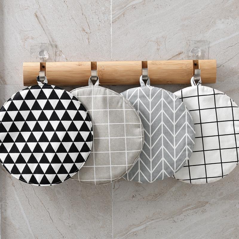 Thảm lót tròn cách nhiệt chống trượt tiện dụng