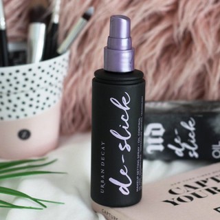 Xịt khóa makeup Urban Decay De-slick (118ml-full size)
