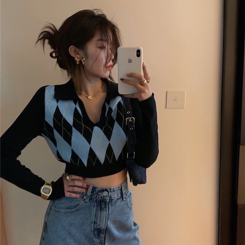 Áo croptop tay dài cổ V polo kẻ vuông phong cách