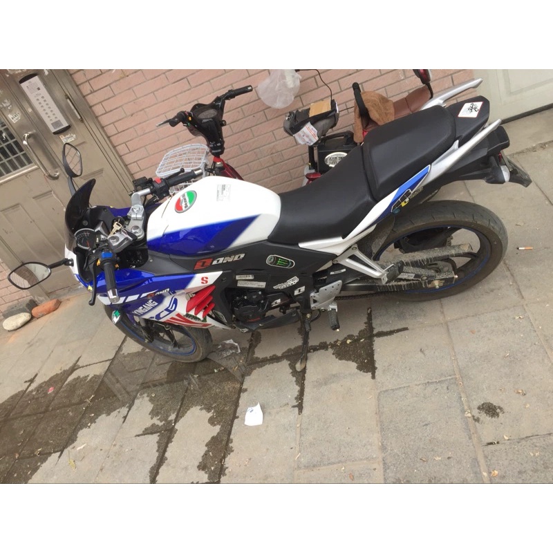 5D Sợi carbon Xe máy Nắp xăng nhiên liệu Nhãn dán Không thấm nước Nắp thùng nhiên liệu Hình dán Đối với Benelli 150 250 300 600 502C 750 BJ600GS BJ300GS