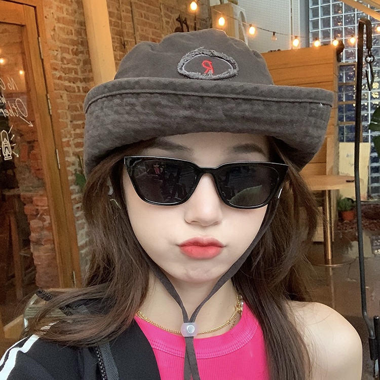 Mũ denim MG STUDIO thêu chữ R độc đáo