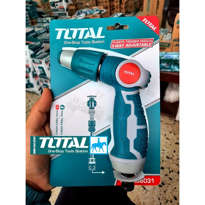 Vòi xịt phun nước tưới cây rảnh tay chỉnh tia lõi kim loại Total THWSG6031