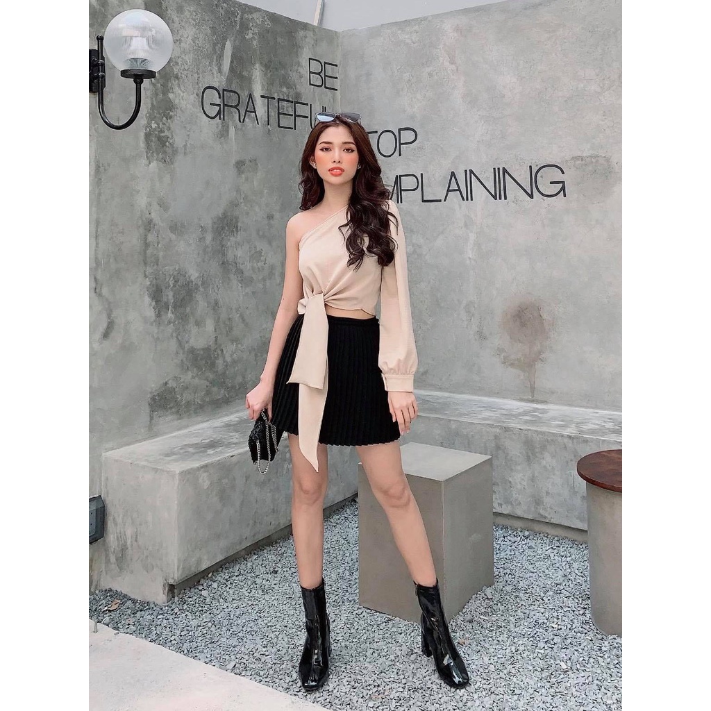 Áo croptop nữ kiểu dáng lệch vai vạt dài màu nude, chất liệu lụa nhung sang chảnh
