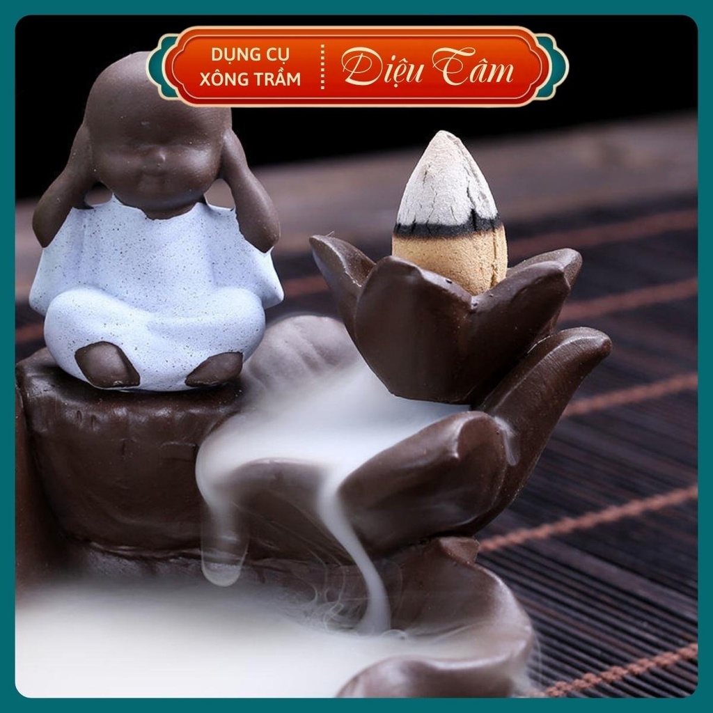 Tháp khói trầm hương hình chú tiểu, thác trầm hương đốt nụ trầm khói ngược thay cho lư đốt trầm Diệu Tâm