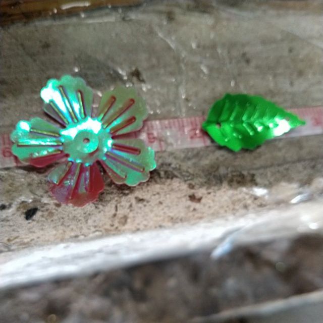 Gói 5-25gam khoảng 25-125 kim sa hoa và lá