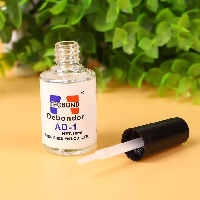 Chai nước sáng đá tháo móng 10ml