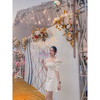 Váy gấm cổ U rúm tay