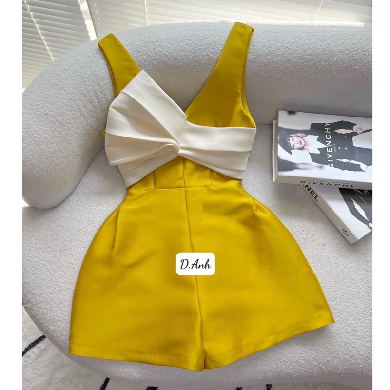 Jum tacta nơ ngực