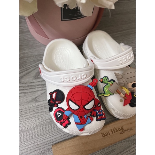 Dép cờ róc xuất dư hịn full charm tên