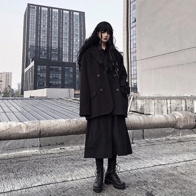 Áo vest đen form suông tặng kèm dây xích | BigBuy360 - bigbuy360.vn