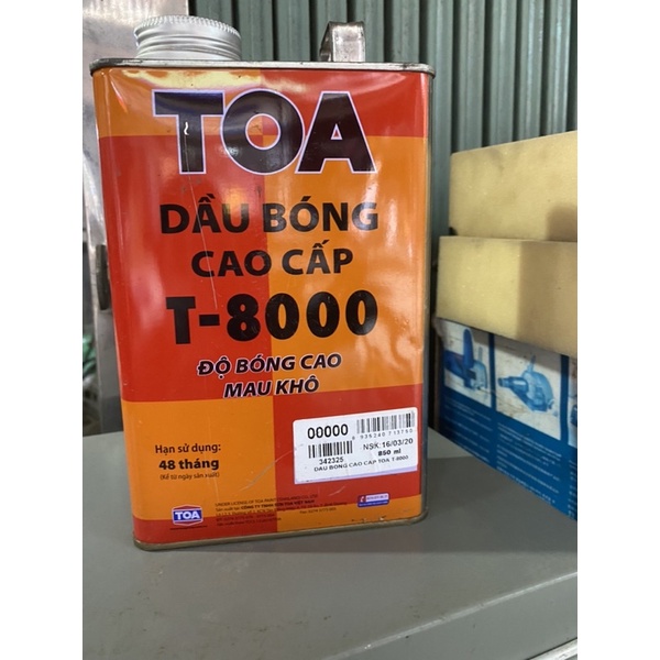 TOA - dầu bóng cao cấp T-8000 lọ 850ml có độ bóng cao và nhanh khô