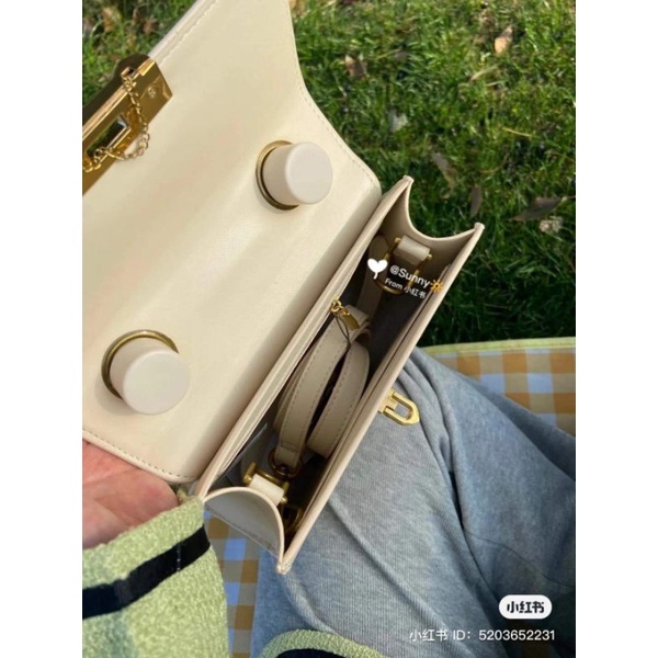 Túi Charles & Keith quai bính Ck2-50270840