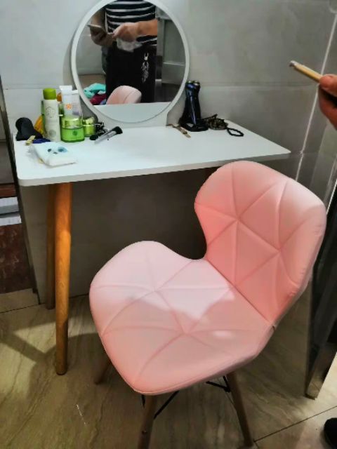 Ghế EAMES hồng phấn tựa cánh bướm da simili cao cấp | BigBuy360 - bigbuy360.vn