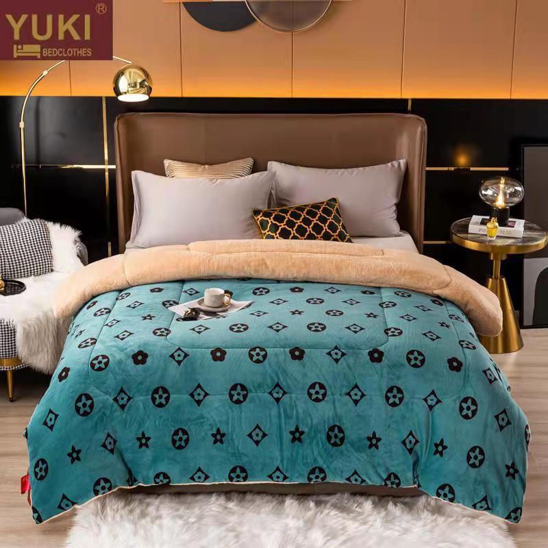 Chăn Nỉ Lông Cừu YUKI Siêu Ấm [Chính Hãng] Mền YUKI Dày Mịn, Kèm Túi Xách, Kích Thước 2mx2m3, Nặng 4kg - Hàng Xuất Nhật
