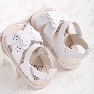 Sandal đính hoa dễ thương cho bé gái