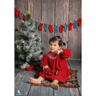 Váy đỏ nhung smock thêu tay cho bé gái