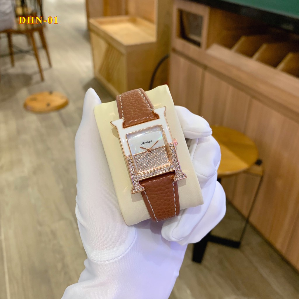 [VIDEO] Đồng Hồ Nữ Mặt Vuông Đính Đá HZ Dây Da Tặng Lắc Tay Nữ DHN01 thusamshop | BigBuy360 - bigbuy360.vn