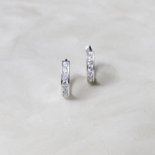 Khuyên tròn một hàng đá bạc ý
