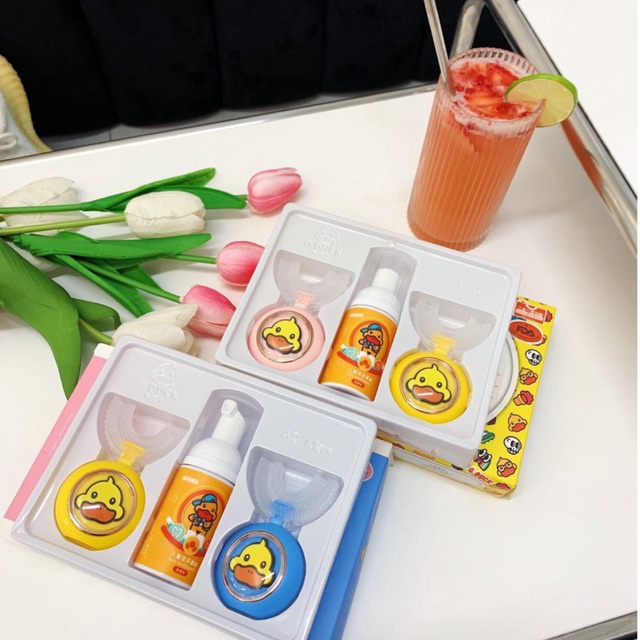 Bàn chải đánh răng trẻ em hình chữ U nhỏ màu vàng mới bàn chải đánh răng trẻ em 3-10 tuổi đầu bàn chải silicone
