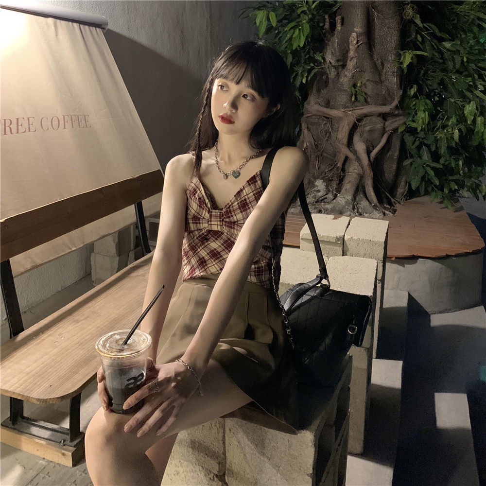 Món Áo Hai Dây + Quần Short Lưng Cao Ống Rộng Xếp Ly Họa Tiết Sọc Ca Rô Thời Trang Mùa Hè Mới Cho Nữ S2021 | BigBuy360 - bigbuy360.vn