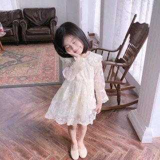Váy ren trắng sang chảnh