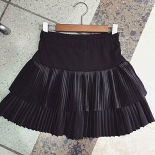 Chân váy xếp ly tầng