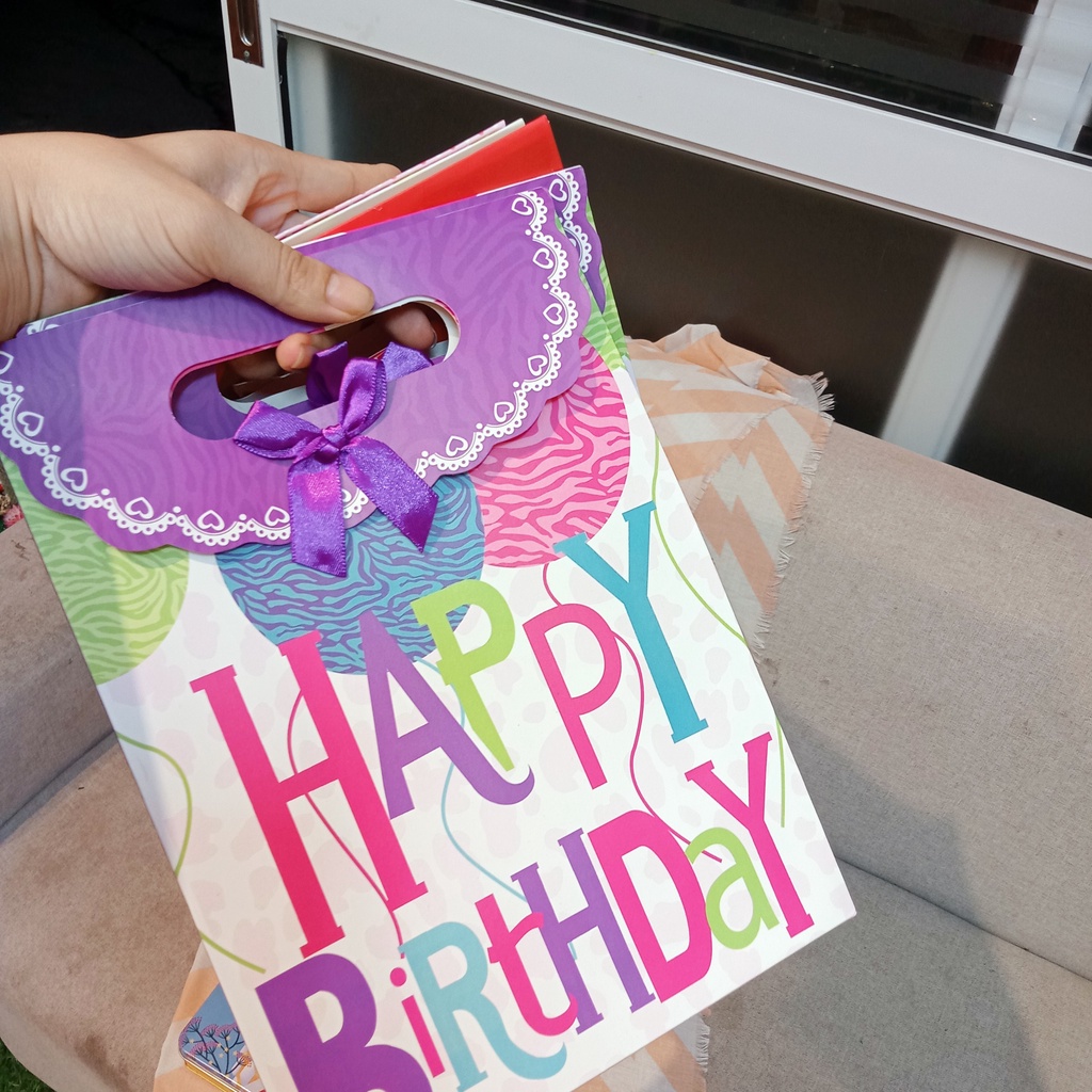 Túi giấy đựng quà sinh nhật HAPYBIRTH DAY size 27 x 19x 9cm siêu xinh có nắp gài
