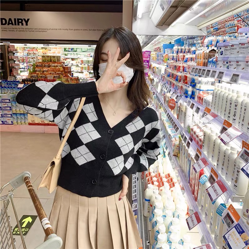 Áo khoác cardigan len nữ cổ V dáng ngắn kẻ caro kiểu Hàn Quốc 2023