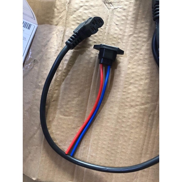 giắc cắm bình acquy ắc xe điện. trong và ngoài