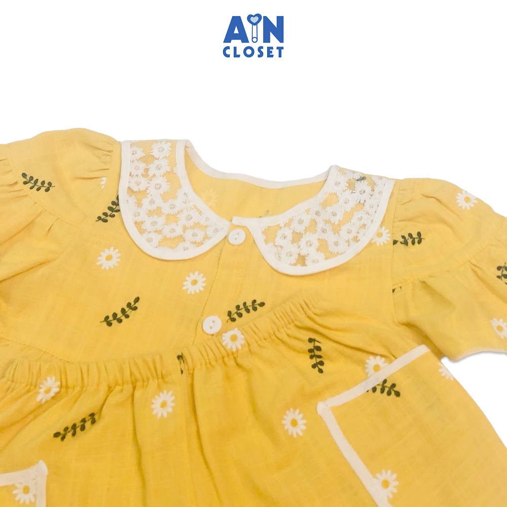 Bộ quần áo lửng bé gái họa tiết Cúc nhí vàng linen - AICDBG6JU6MM - AIN Closet