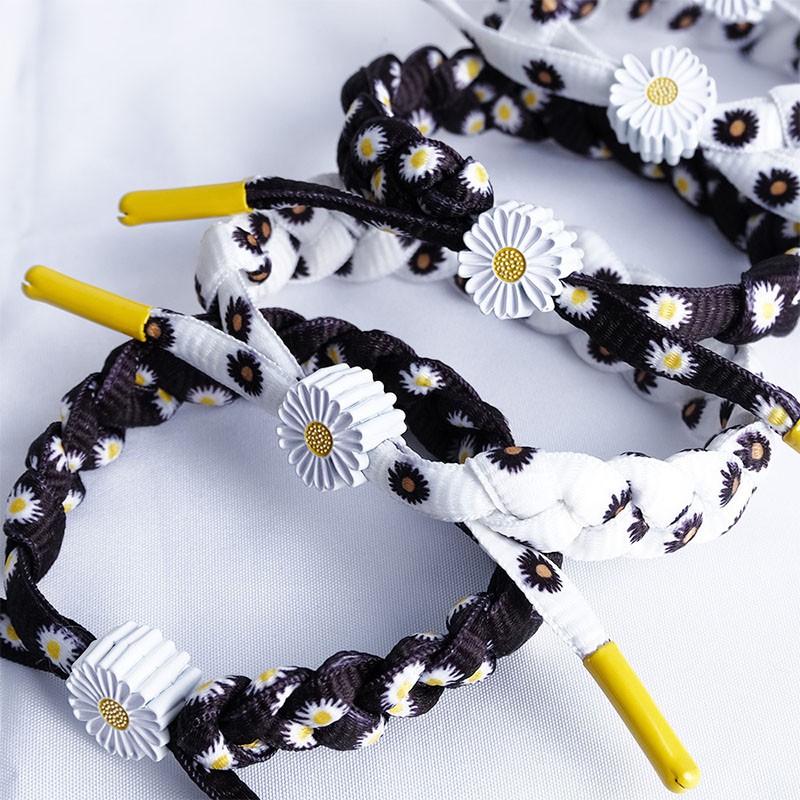 Vòng Tay Bện Dây Hình Hoa Cúc Nhỏ Màu Trắng Đen Có Thể Điều Chỉnh Cho Cặp Đôi | BigBuy360 - bigbuy360.vn