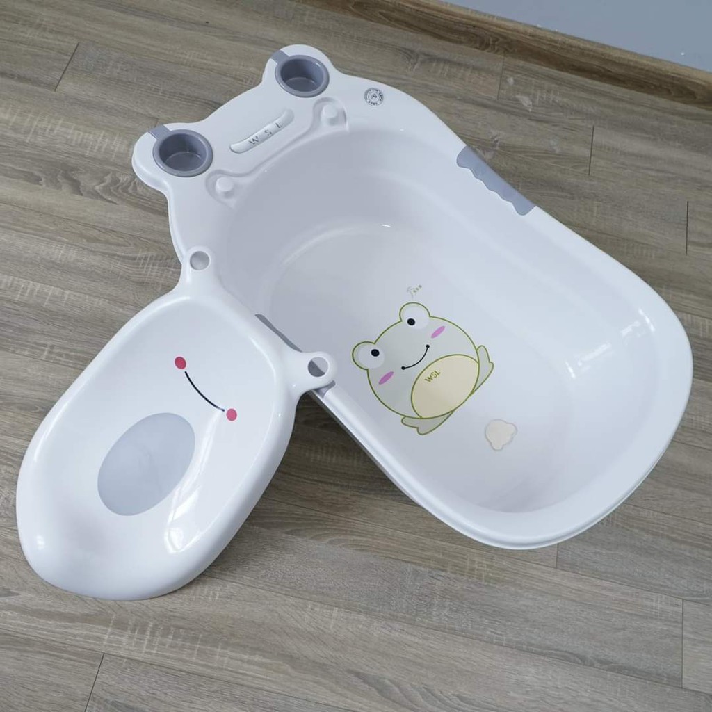 Chậu Tắm Cao Cấp HOKORI 2203 Việt Nhật Hình Ếch dễ cho Bé yêu nhà bạn ,có van xả và có kệ đỡ bé